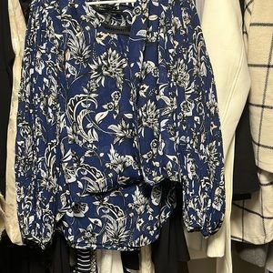 White House black market blouse